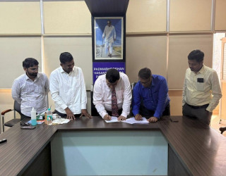 Our Alumni of Mechanical Engineering Department Prof. Dr. Rahul Goyal, Director of Dr. Gaur Hari Singhania signed a MOU with Institute