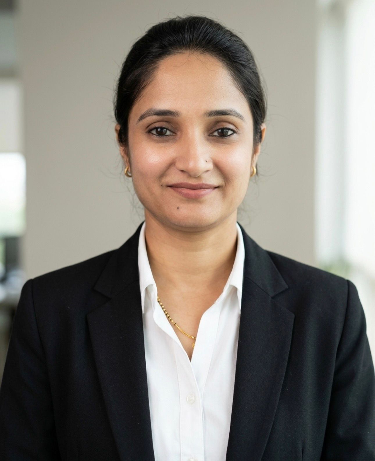 Ms. Nilofar Rafik Chaus